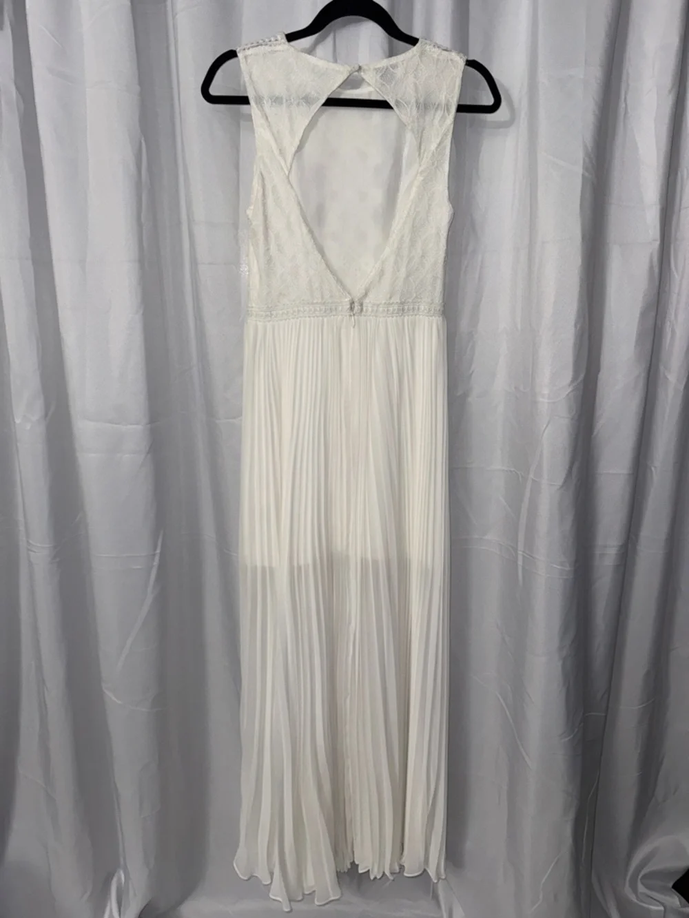 bebe White Lace Pleated Maxi Dress - Picture 3 of 7